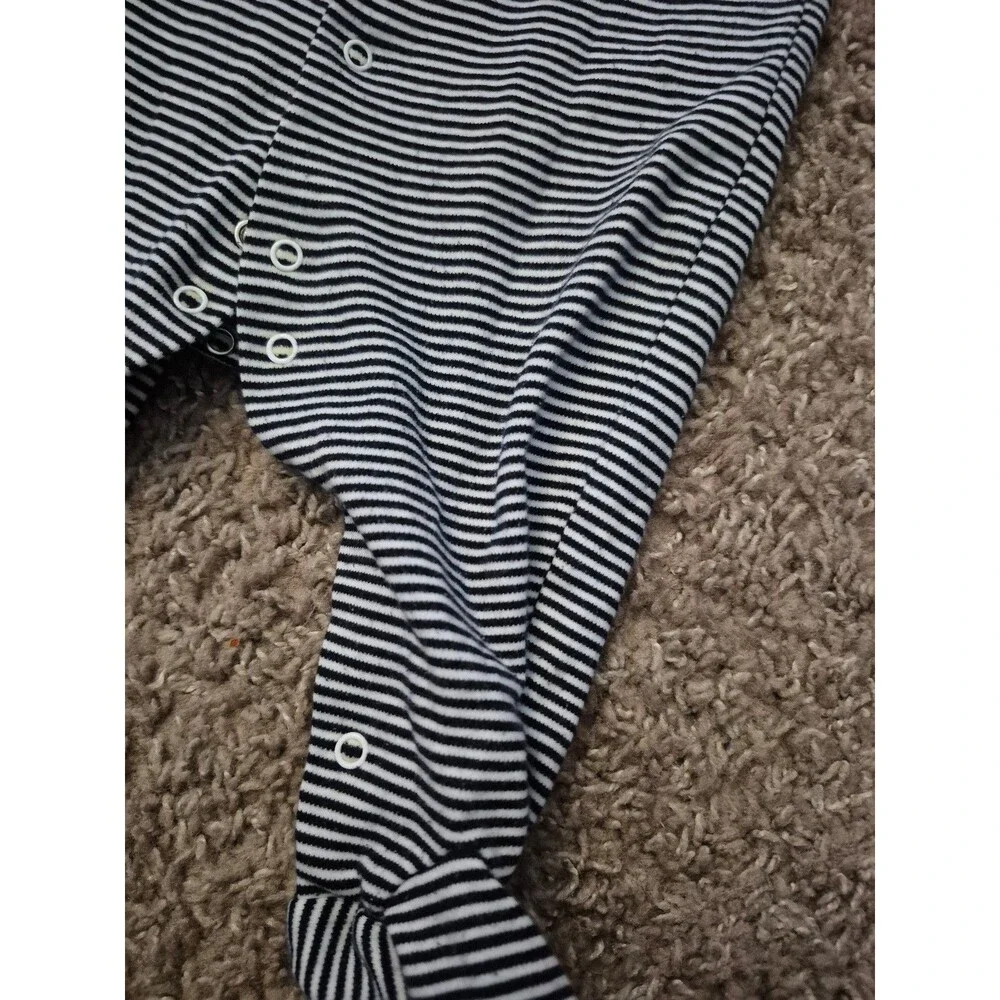 Kissy kissy sleeper size 0-3 months